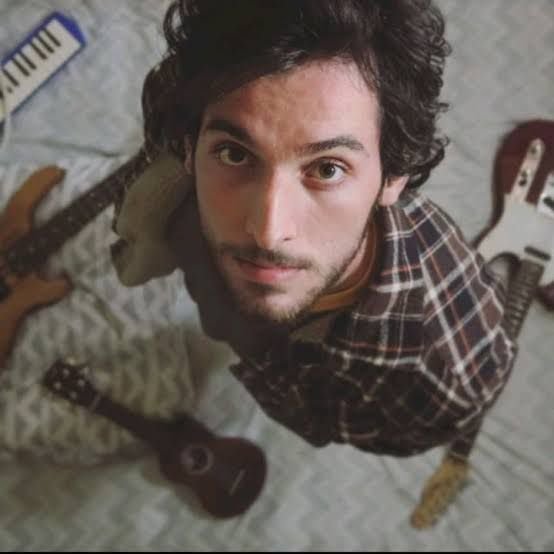 Professor de violão em Porto Alegre: Thomas Cassol – Produtor Musical e Multi-instrumentista