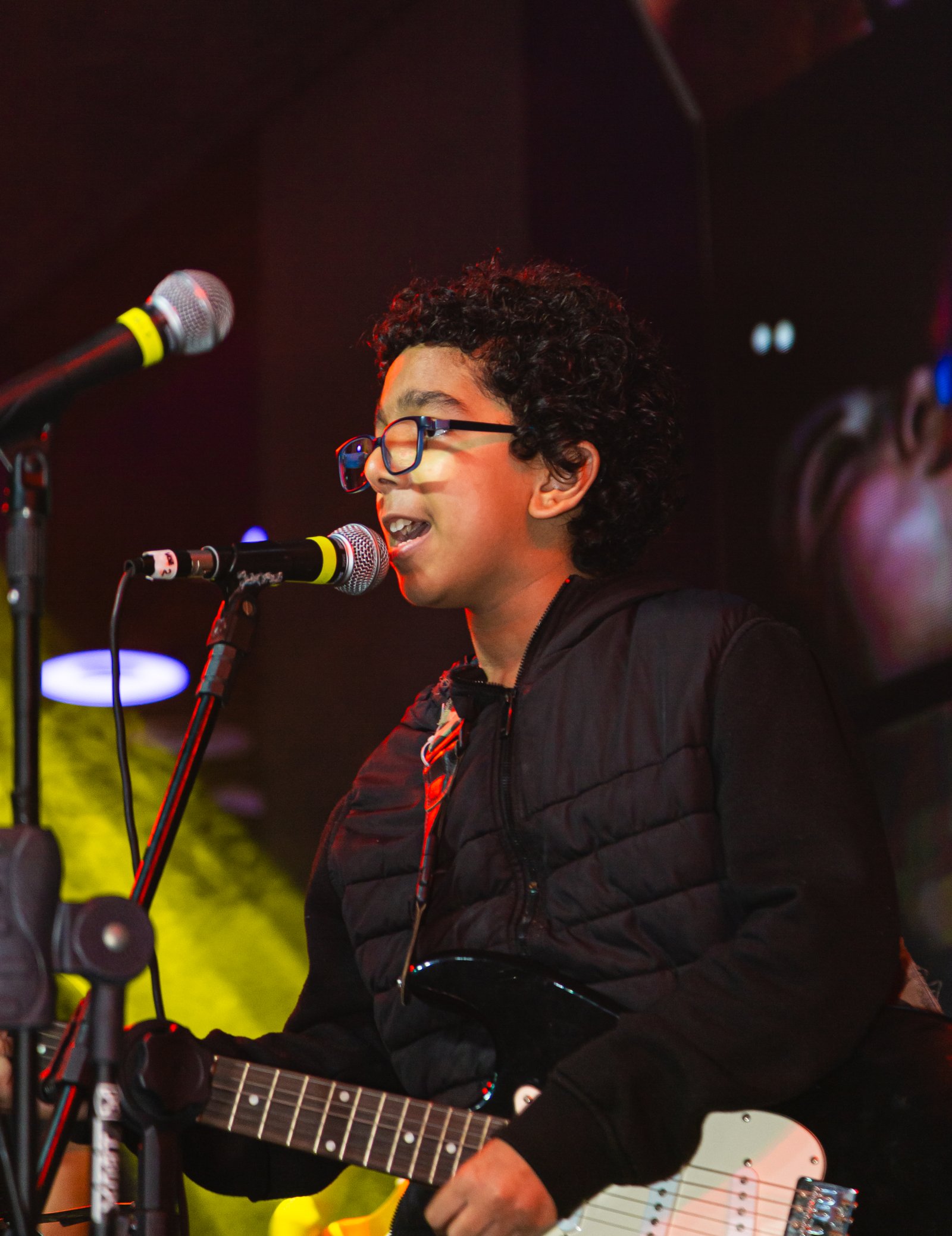 Vibrato Espaço de Música em Porto Alegre – slogan “Nós vivemos de música” na sede.